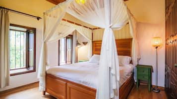 Deluxe villa, 2 slaapkamers | 4 slaapkamers, lakens van Egyptisch katoen, hypoallergeen beddengoed