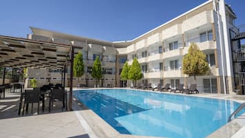 Outdoor pool, open 10 AM to midnight, sun loungers