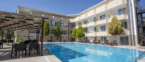 Outdoor pool, open 10 AM to midnight, sun loungers