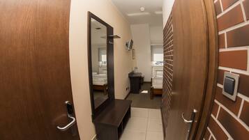 Standard Twin Room | 4 bedrooms, Egyptian cotton sheets, premium bedding, blackout curtains