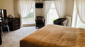 Double or Twin Room, Sea View | Desk, free WiFi