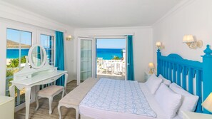 Chambre Triple, vue partielle sur la mer | Vue de la chambre
