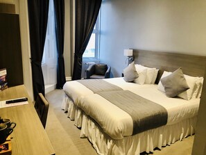 Double or Twin Room, Sea View | Desk, free WiFi, bed sheets