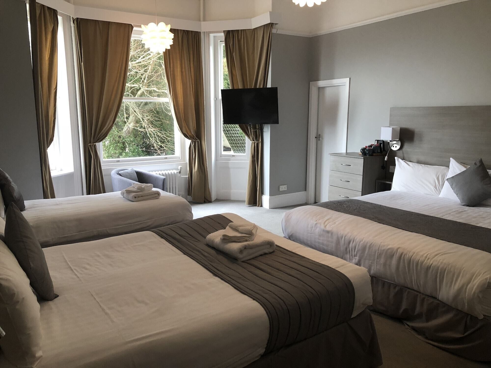 Desk, free WiFi, bed sheets