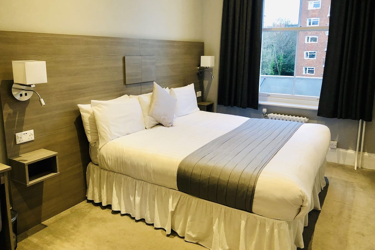 Standard Double Room | Desk, free WiFi, bed sheets