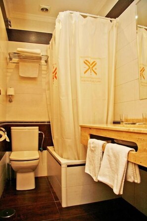 Hair dryer, towels - Hostal Victoria I (Madrid)