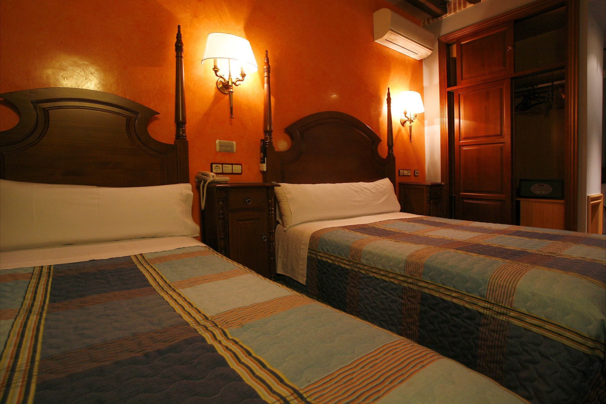 Photo - Hostal Victoria I