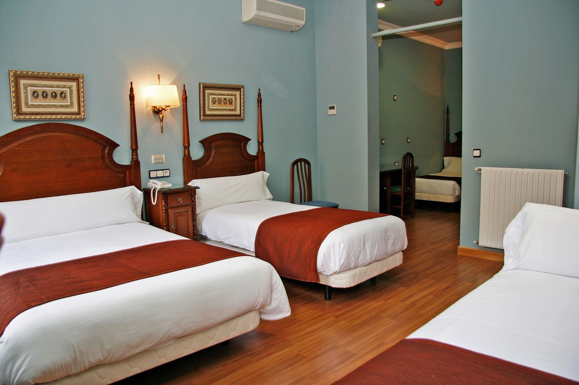 Photo - Hostal Victoria II