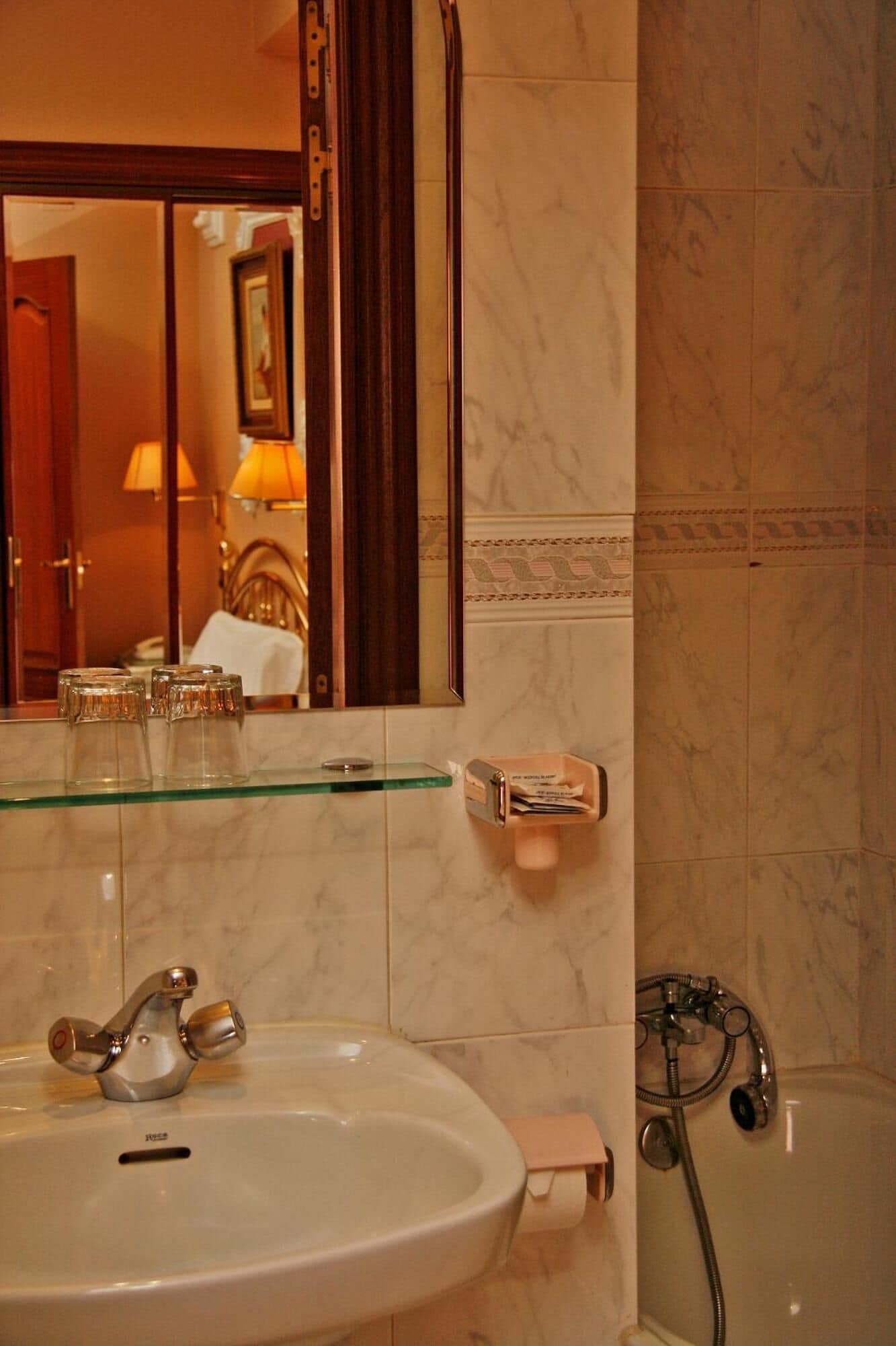 Photo - Hostal Victoria III