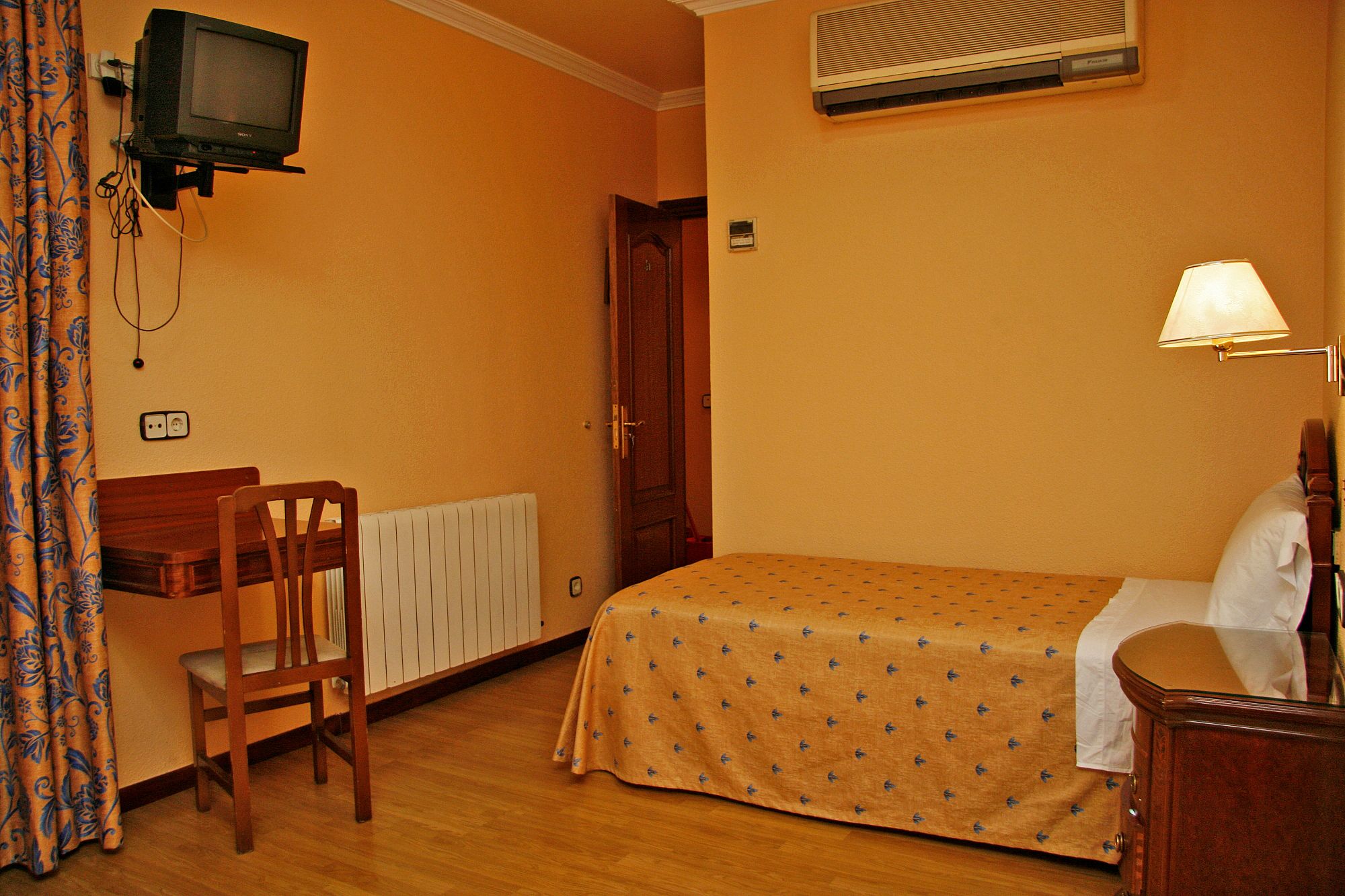 Photo - Hostal Victoria III