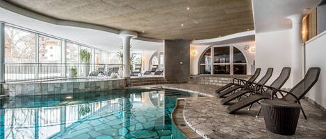 Indoor pool, sun loungers