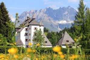 Front of property - Schloss Münichau (Reith bei Kitzbühel)