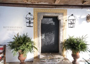 Property entrance - Schloss Münichau (Reith bei Kitzbühel)