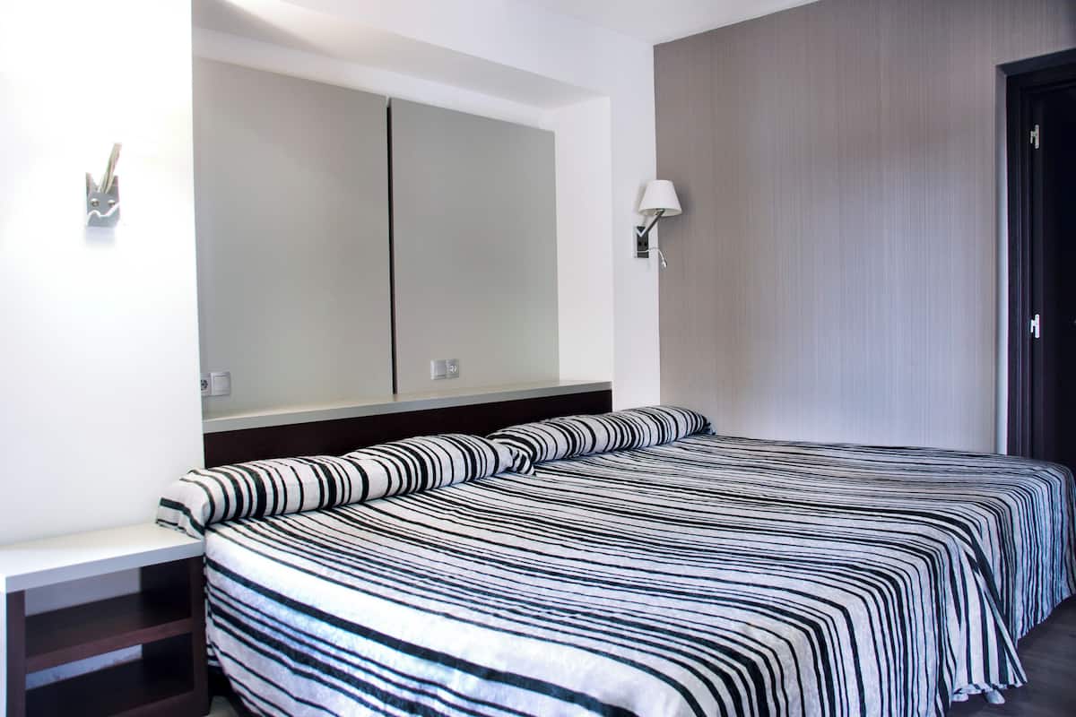 In-room safe, blackout curtains, free WiFi, bed sheets