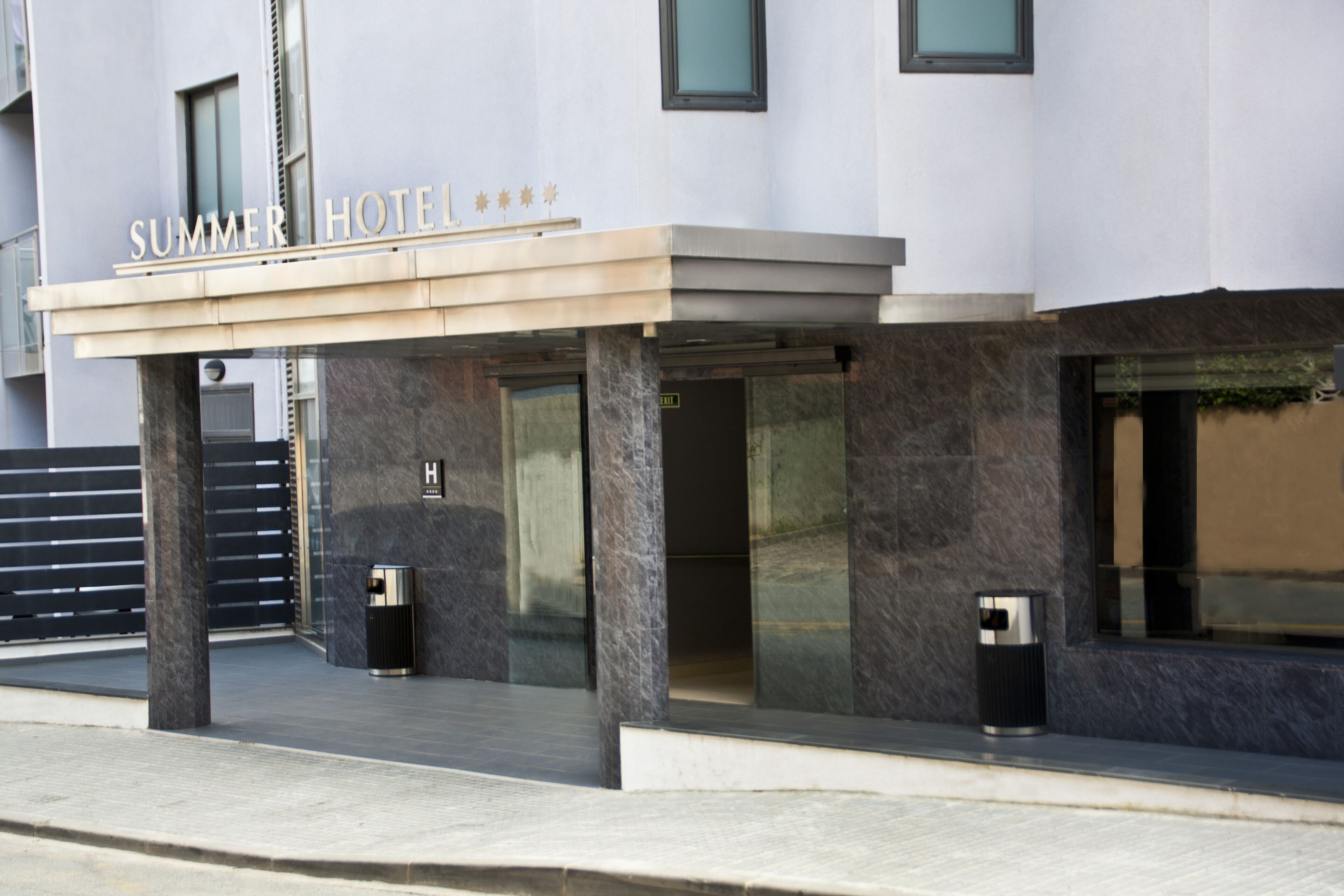 Photo - Summer Hotel