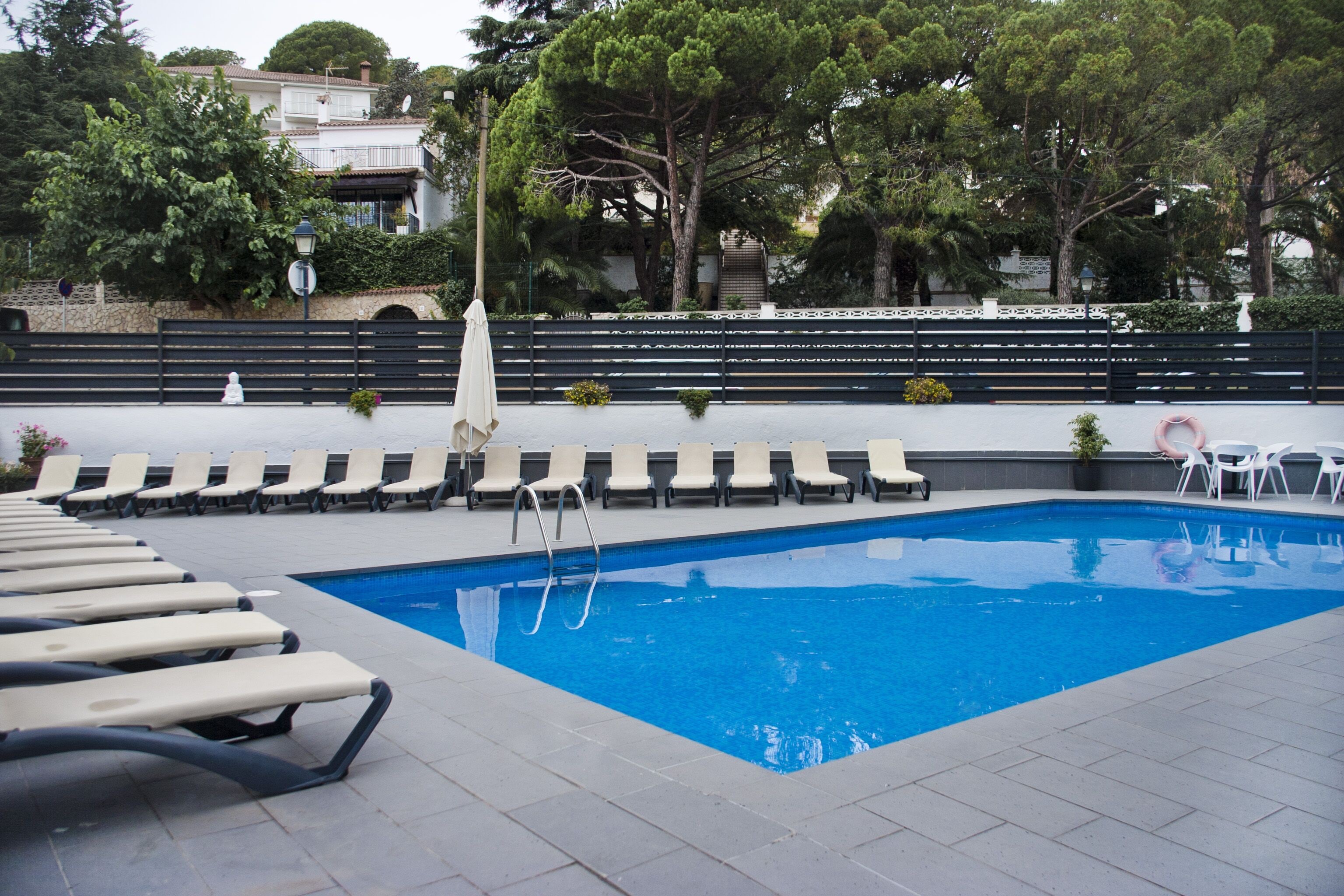 Photo - Summer Hotel