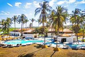 Dobbeltrom – superior, bassengutsikt | Minibar