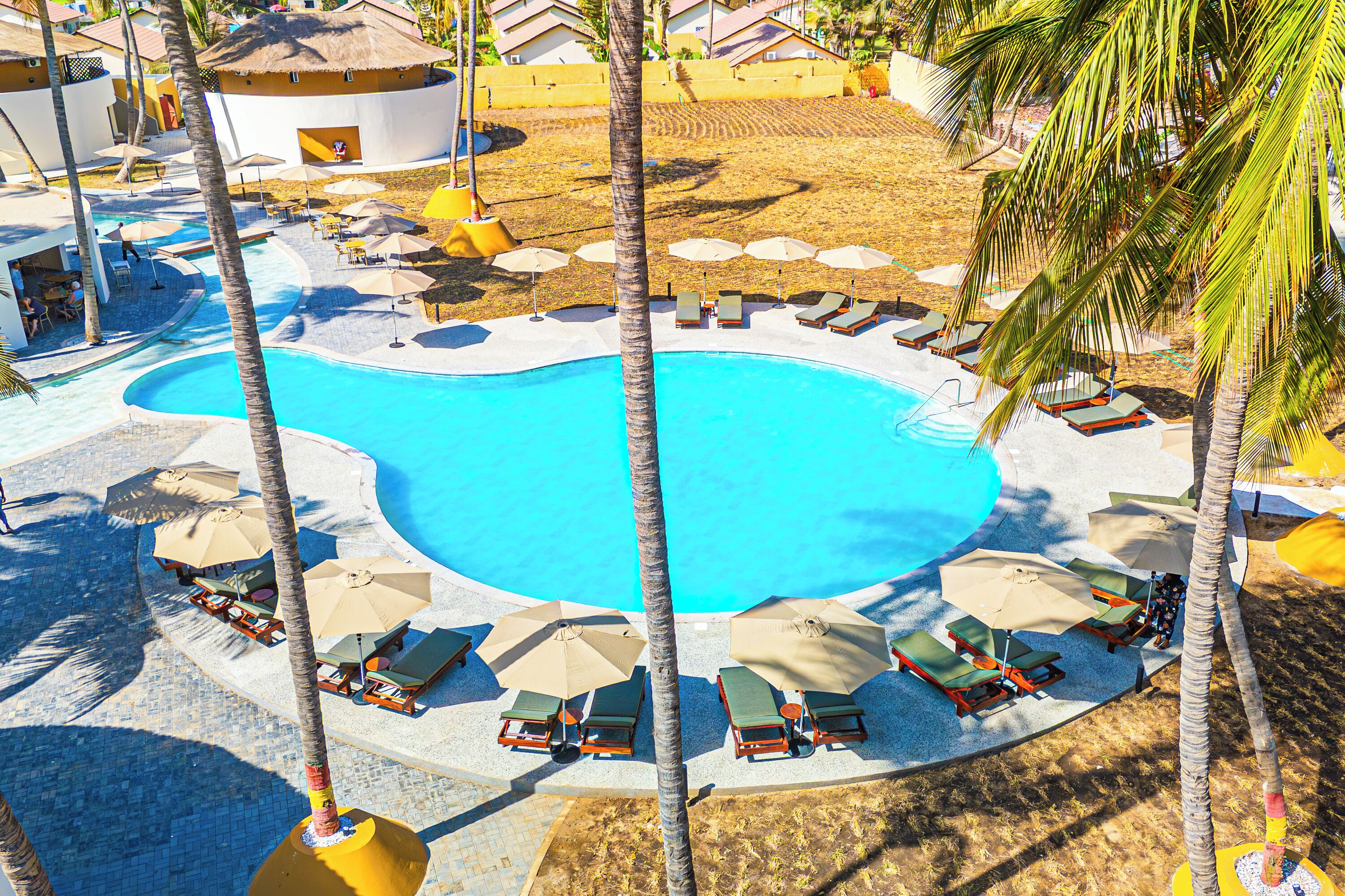 Superior-Doppelzimmer, Poolblick | Minibar