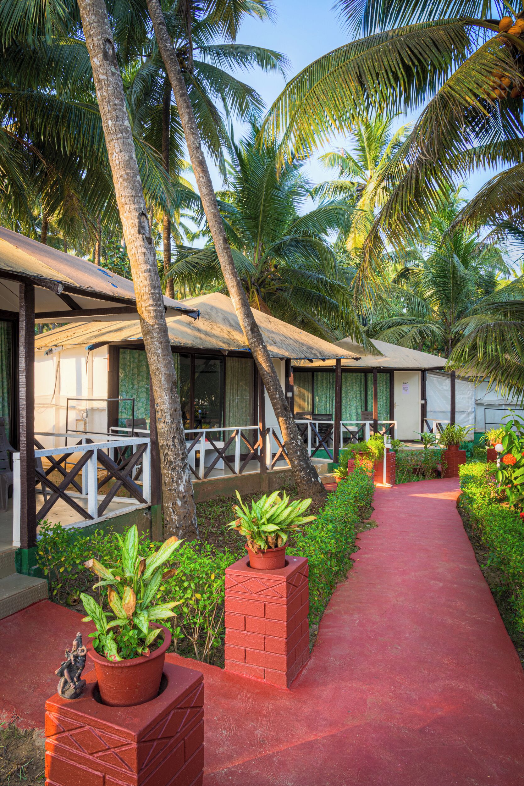 DELUXE AC SEA VIEW BEACH COTTAGE | In-room safe, desk, WiFi