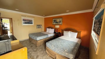 Comfort Double Room, 2 Double Beds with Microwave and Refrigerator | Iron/ironing board, free WiFi, bed sheets, wheelchair access