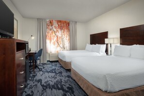 In-room safe, desk, blackout curtains, iron/ironing board - Fairfield by Marriott Inn & Suites Tacoma Puyallup (Puyallup)