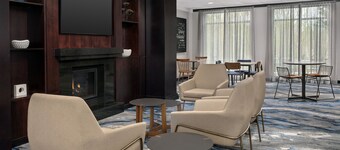 托卡瑪皮阿拉普萬豪套房費爾菲爾德飯店