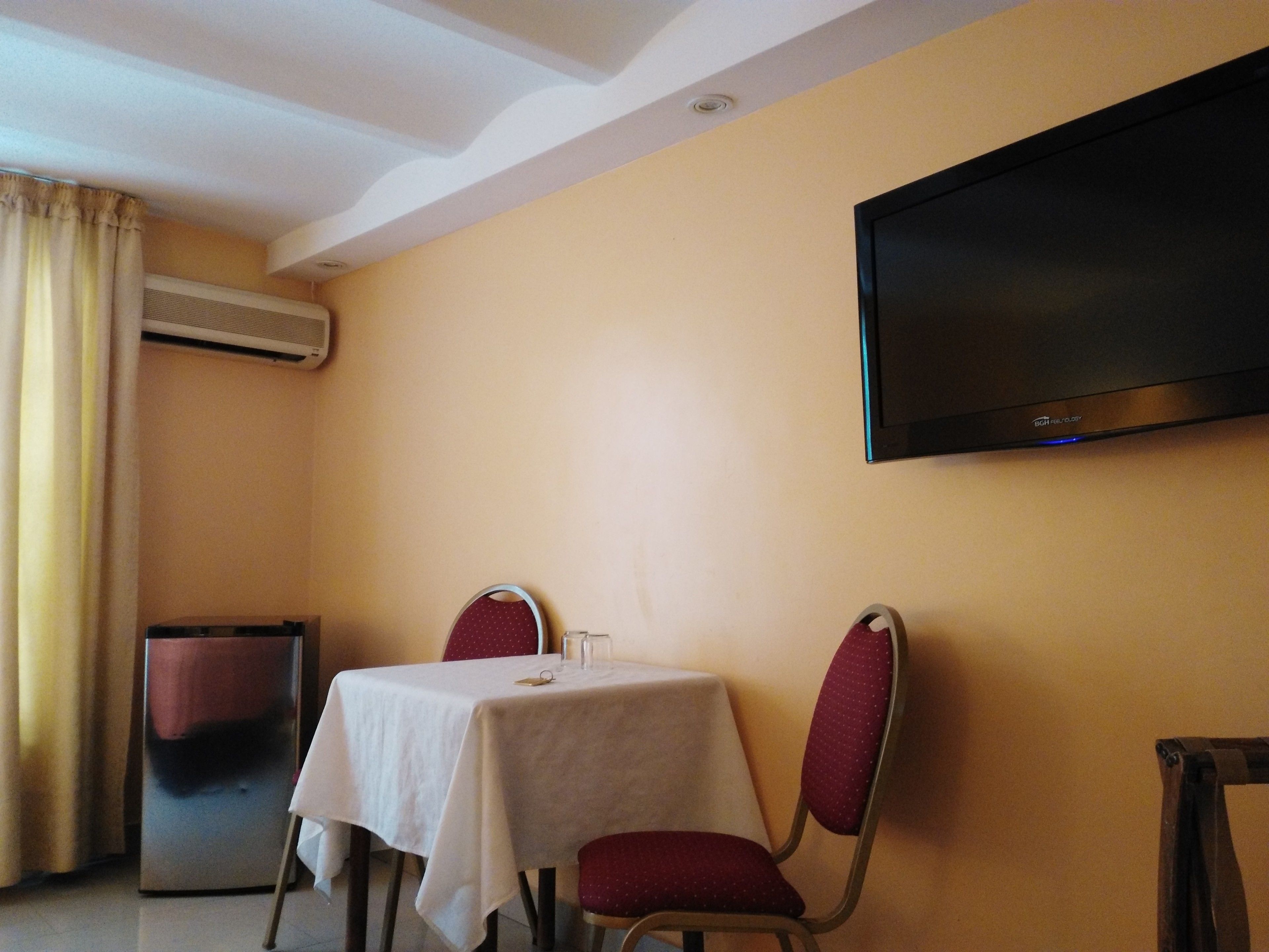 pillow-top beds, in-room safe, individually decorated