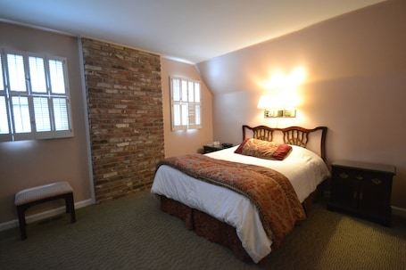 1 habitación, decoración personalizada, muebles diferentes y escritorio . Century Suites Hotel