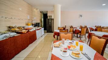 Ilmainen päivittäinen buffetaamiainen