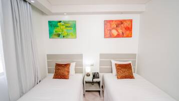 Double Room, 2 Twin Beds, Private Bathroom | In-room safe, desk, iron/ironing board, free cribs/infant beds
