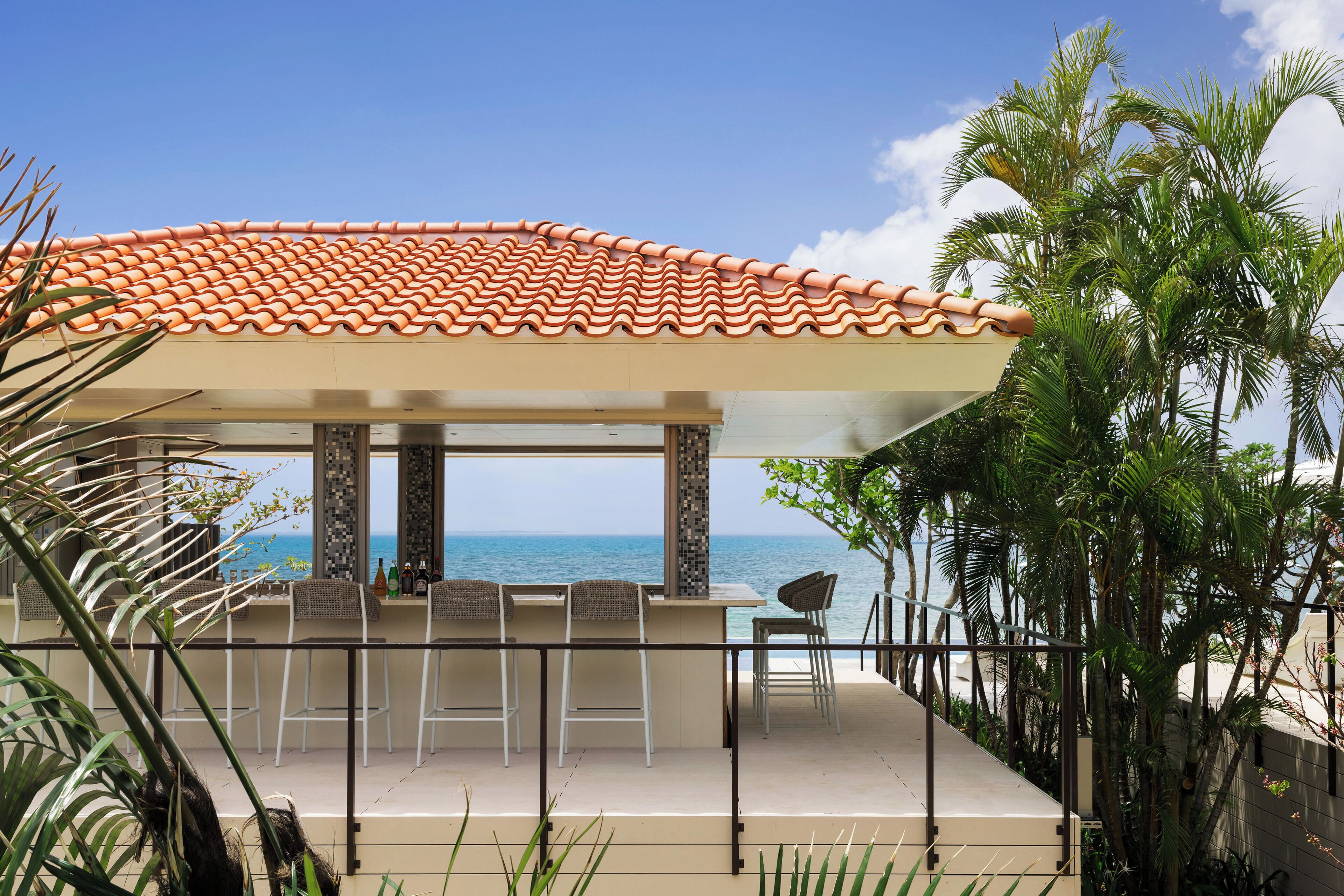 プールサイドバー