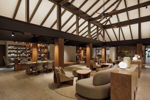 2 bars/lounges, poolside bar, beach bar - Haimurubushi (Taketomi)