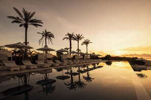 Seasonal outdoor pool, open 9:00 AM to 6:00 PM, pool cabanas (surcharge)
