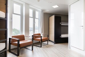 Free WiFi, bed sheets, wheelchair access - Generator Hamburg (Hamburg)