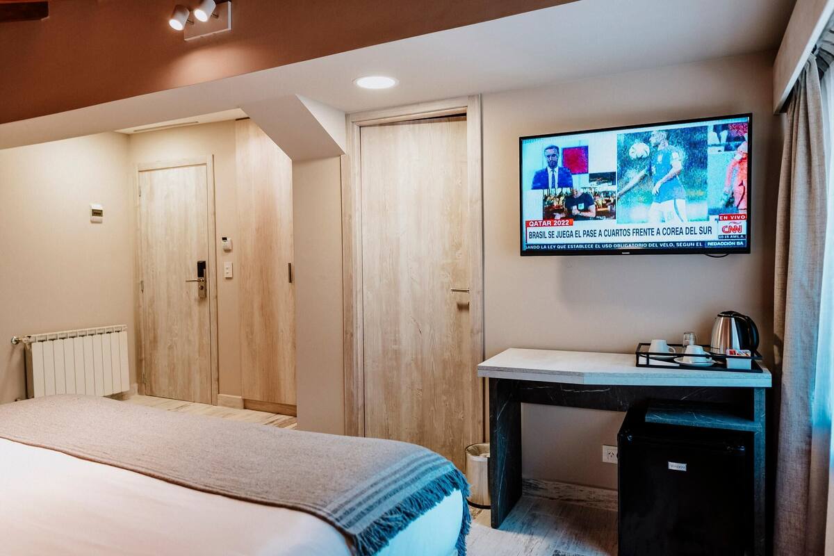 Baño | Ducha y bañera combinadas y artículos de higiene personal gratuitos