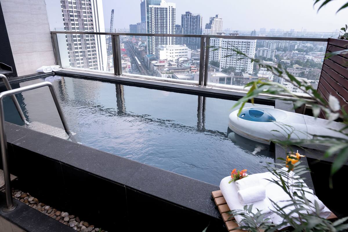 Suite with Private Pool | สระว่ายน้ำส่วนตัว