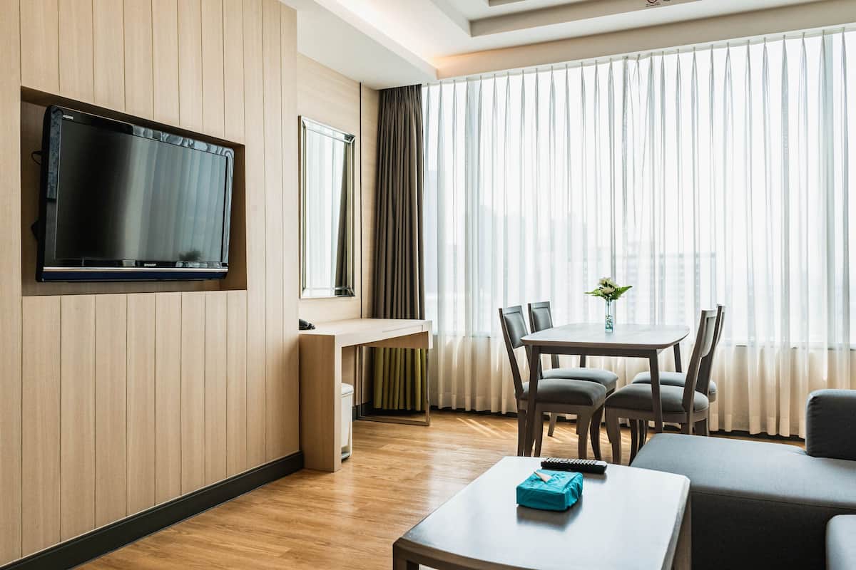 Double Suite, City View | 1 Schlafzimmer, Allergikerbettwaren, Minibar, Zimmersafe