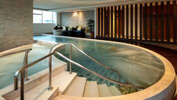 Bain à remous intérieur