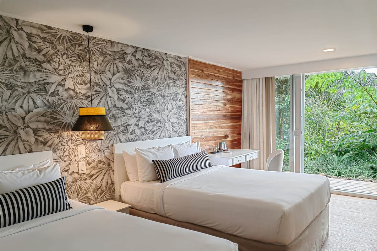 Toucanet Downstairs Rooms - 2 Queen Beds | 1 bilik tidur, peralatan tempat tidur hipoalergenik