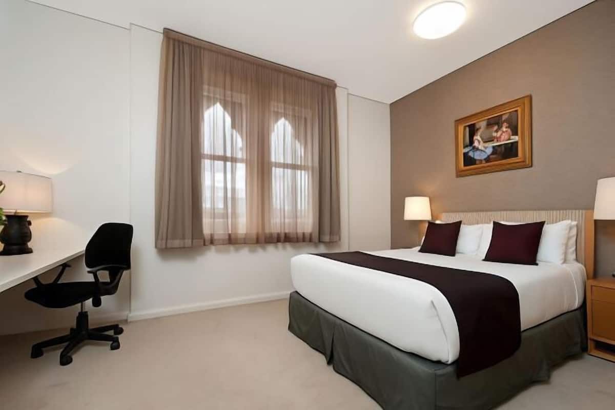 1 bedroom, in-room safe, desk, iron/ironing board