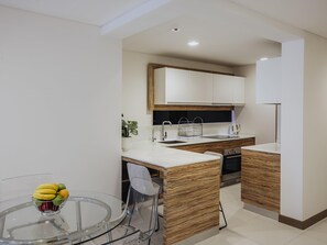 Two Bedroom Apartment | In-room safe, individually decorated, individually furnished, desk - Novotel Living Singapore Orchard (Singapore)