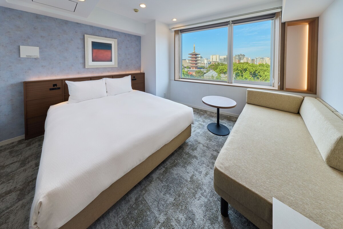 Premium Apartment, 1 Queen Bed, Non Smoking, City View | 1 bedroom, premium bedding, in-room safe, laptop workspace