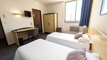 Basic Twin Room, 2 Twin Beds | Desk, free WiFi, bed sheets, wheelchair access