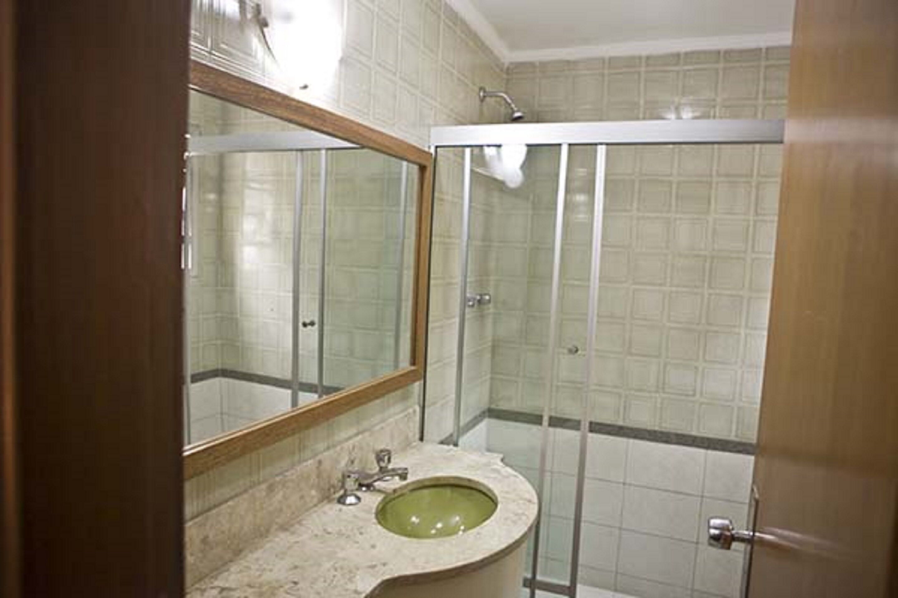 Bathroom | Free toiletries, towels