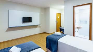 Rom – superior | Minibar, safe på rommet, lydisolert og wi-fi (inkludert)