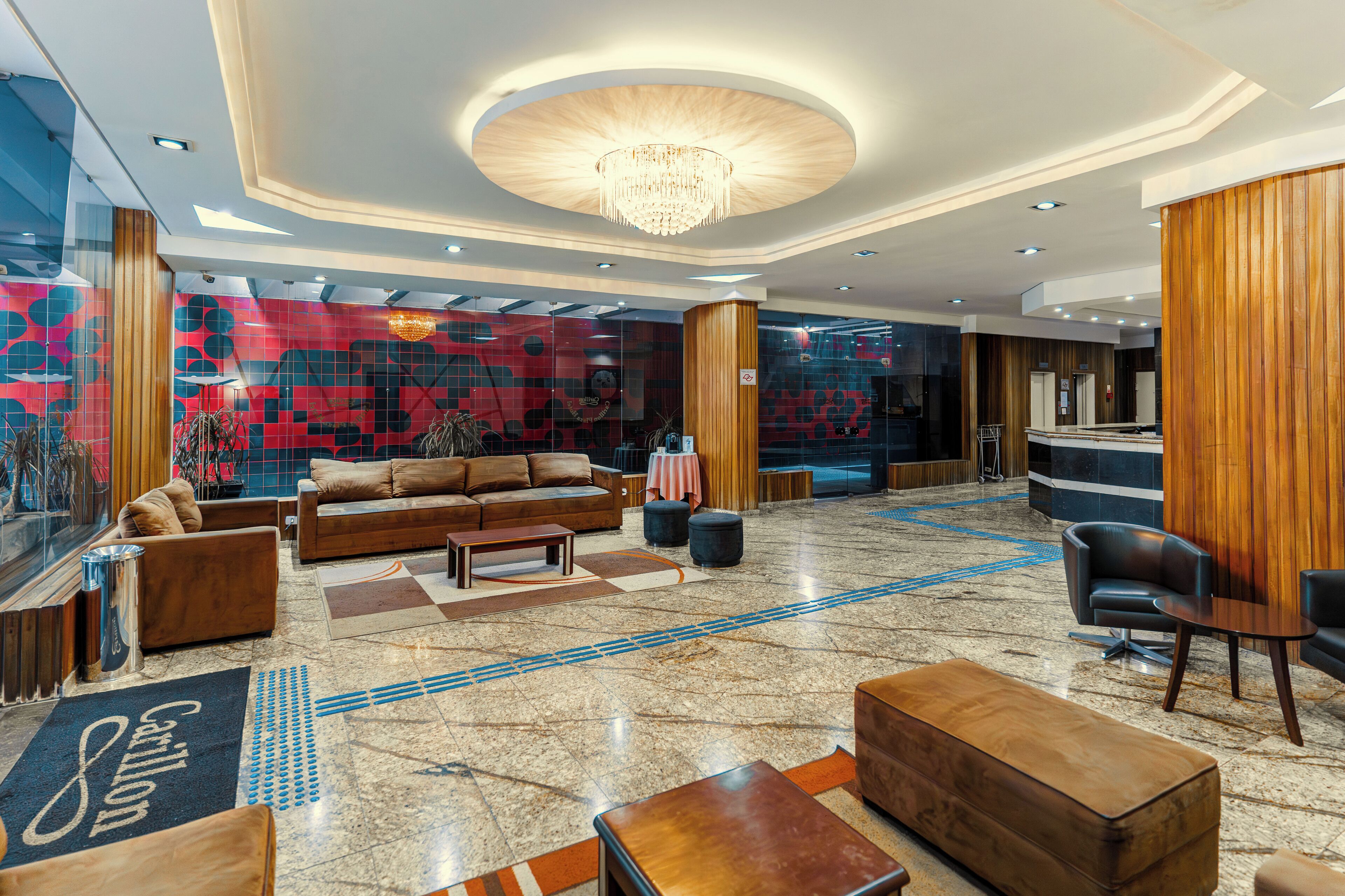 Photo - Carillon Plaza Hotel