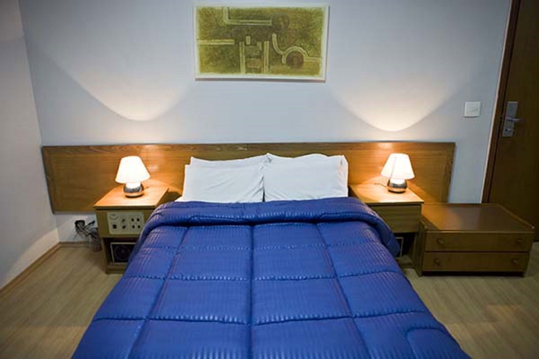 Minibar, in-room safe, soundproofing, free WiFi