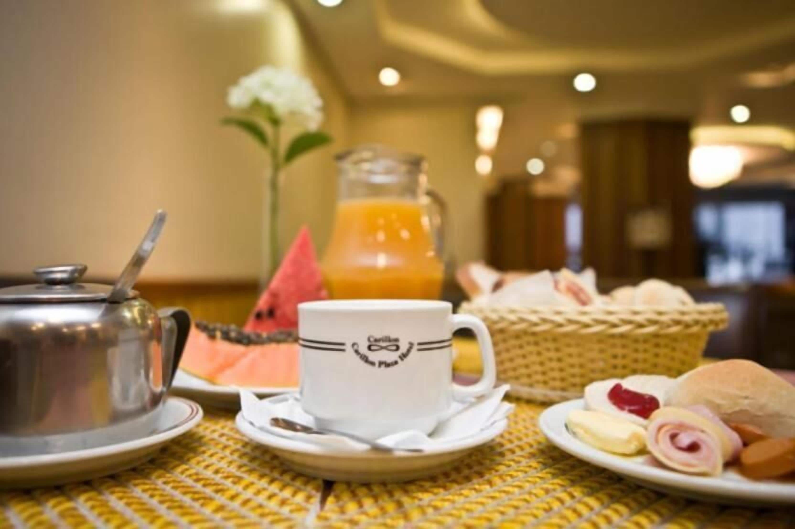 Photo - Carillon Plaza Hotel