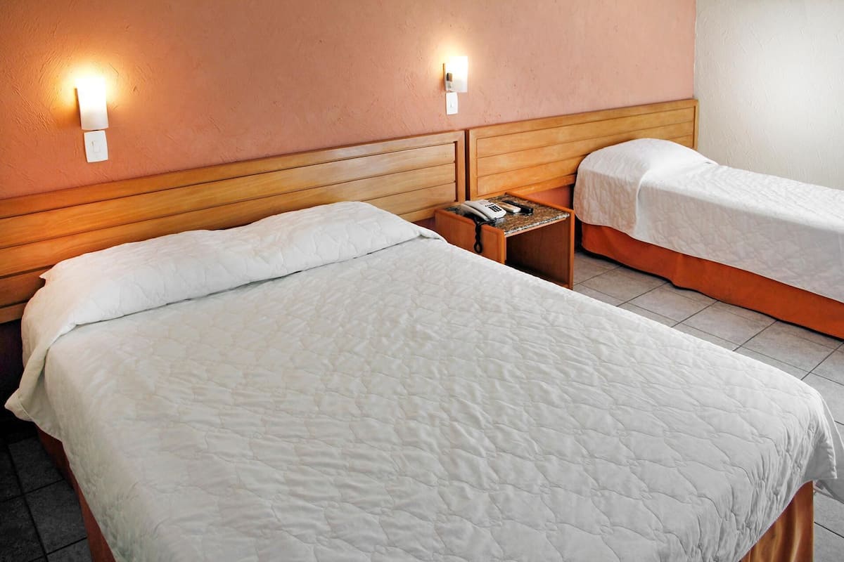 Minibar, kostenloses WLAN, Bettwäsche