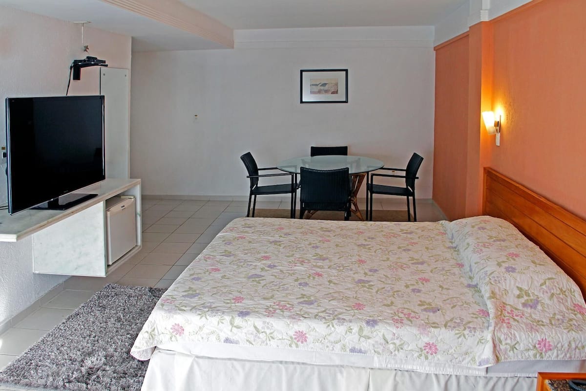 Minibar, kostenloses WLAN, Bettwäsche